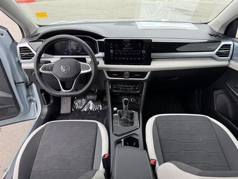 New 2025 Volkswagen Taos SE image 15