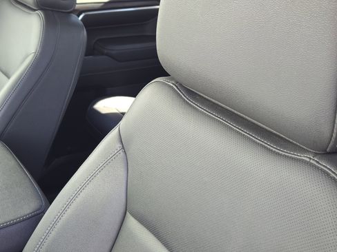 Used 2024 GMC Sierra 1500 SLT image 18