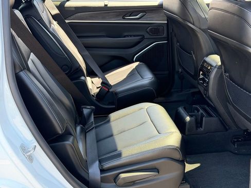 Certified 2023 Jeep Grand Cherokee L Limited w/ Luxury Tech Group II image 22