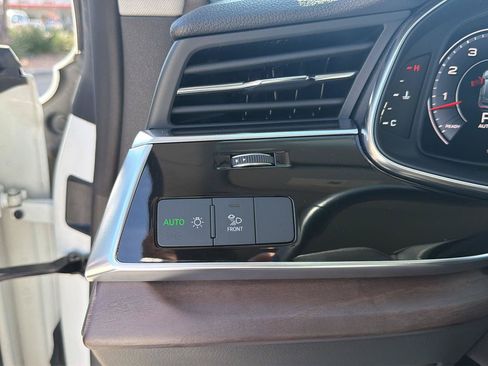 Used 2019 Audi Q8 Premium w/ Convenience Package AWD/4WD image 22