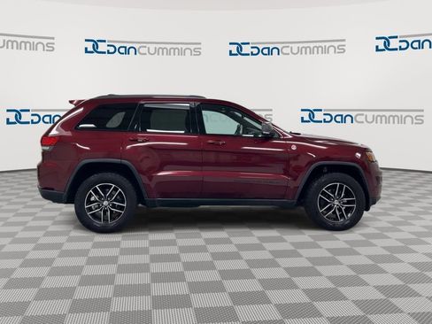 Used 2017 Jeep Grand Cherokee Trailhawk w/ Trailhawk Luxury Group image 9