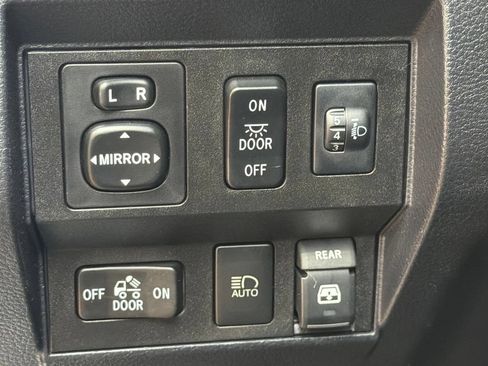 Used 2019 Toyota Tundra Limited AWD/4WD image 22