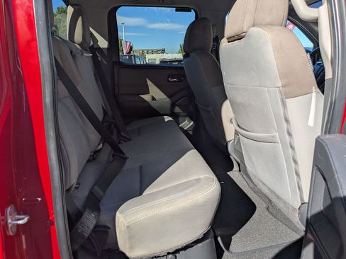 Used 2022 Nissan Frontier SV w/ Technology Package image 30