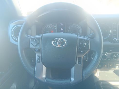Used 2020 Toyota Tacoma TRD Off-Road w/ Technology Package image 21