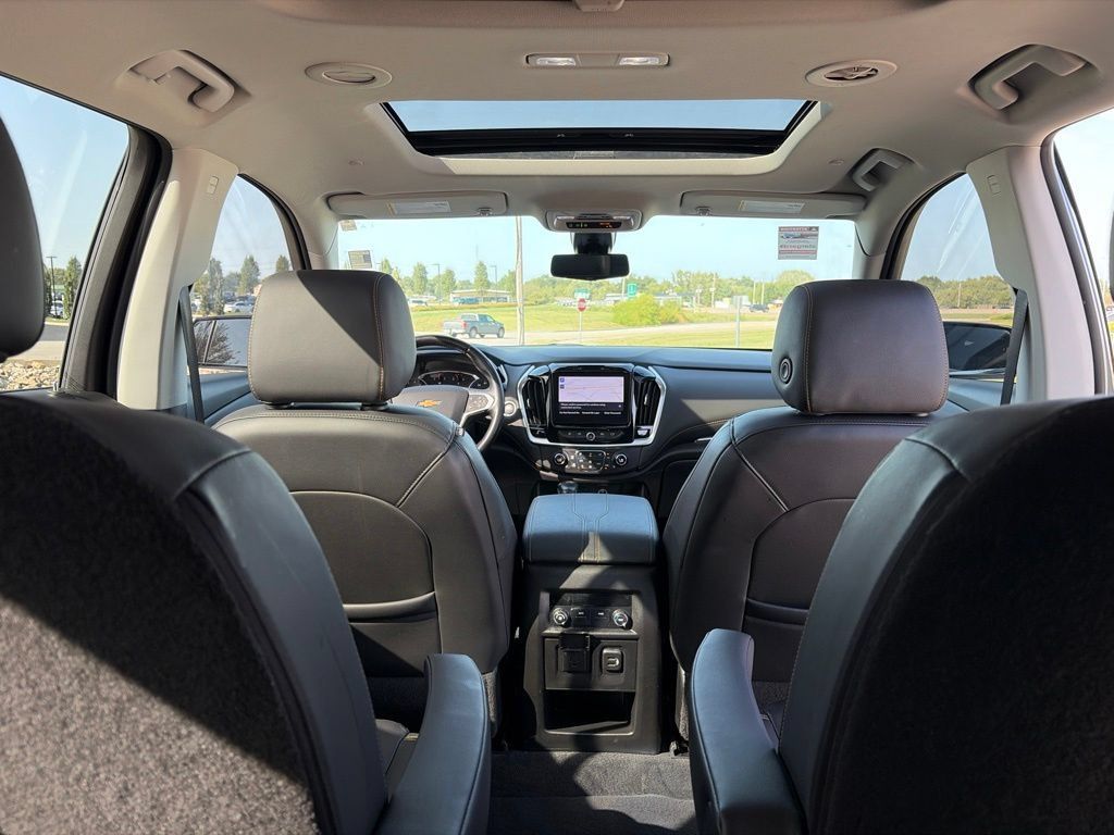 Used 2021 Chevrolet Traverse LT w/ LT Premium Package AWD/4WD image 38