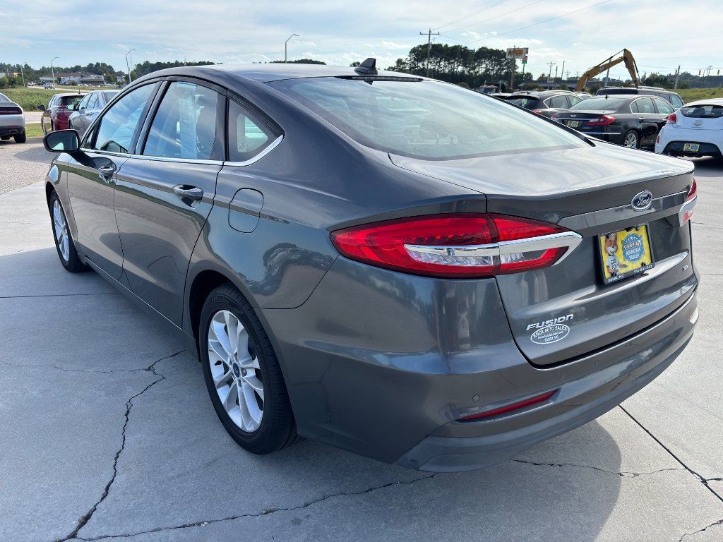 Used 2019 Ford Fusion SE FWD image 7