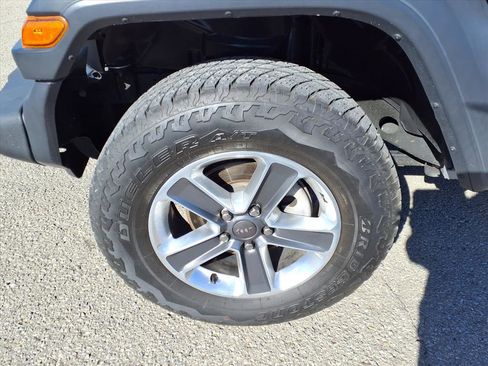 Used 2018 Jeep Wrangler Sport image 18