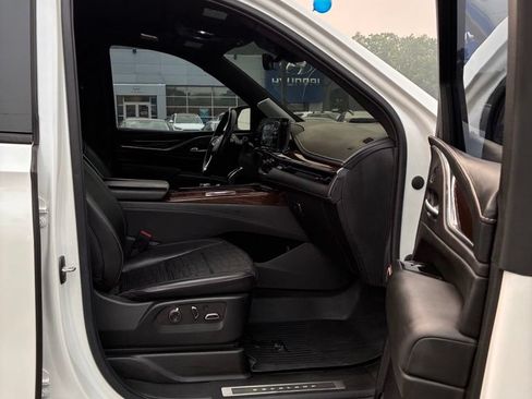 Used 2021 Cadillac Escalade ESV Sport Platinum w/ LPO, ONYX Package AWD/4WD image 27