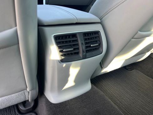 Used 2016 Acura TLX w/ Technology Package FWD image 21