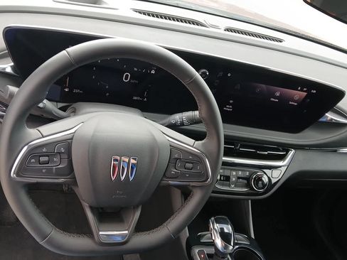 Used 2025 Buick Envista Sport Touring FWD image 25