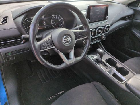 Used 2020 Nissan Sentra SV image 2