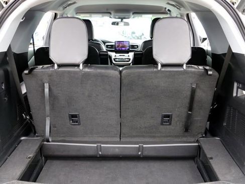 Used 2024 Ford Explorer XLT w/ Equipment Group 202A image 29