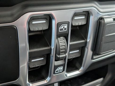 Used 2022 Jeep Wrangler Unlimited Rubicon w/ LED Lighting Group image 20