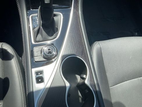 Used 2024 INFINITI Q50 Sensory image 24