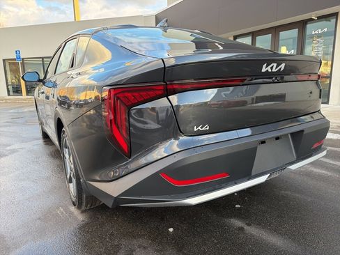 New 2025 Kia K4 LXS image 9