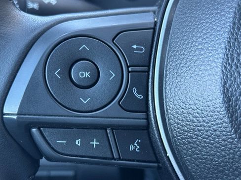 Certified 2025 Toyota Corolla SE image 30