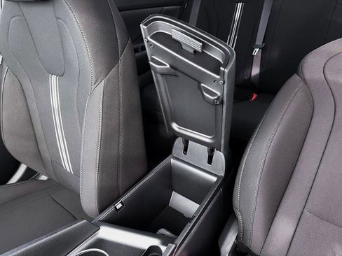 New 2026 Hyundai Elantra Sport image 18