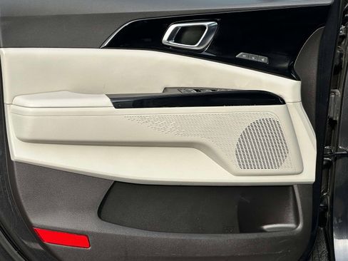 Used 2024 Kia Carnival SX image 20