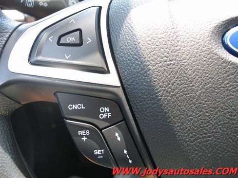 Used 2020 Ford Fusion SE FWD image 13
