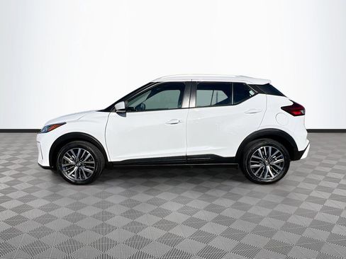 Used 2024 Nissan Kicks SV image 4