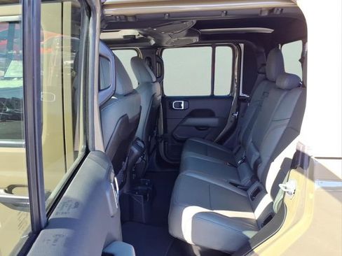 New 2026 Jeep Gladiator Mojave AWD/4WD image 10