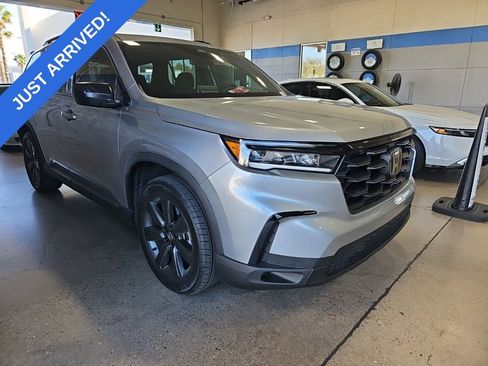 Certified 2024 Honda Pilot Sport image 2