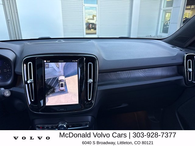 Used 2023 Volvo XC40 Recharge Ultimate AWD/4WD image 6