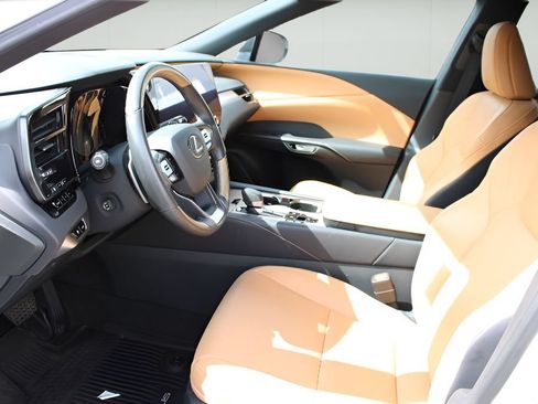 Used 2023 Lexus RX 350 Premium w/ Accessory Package AWD/4WD image 9