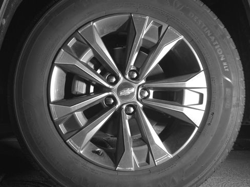 Used 2025 Chevrolet Equinox LT image 12