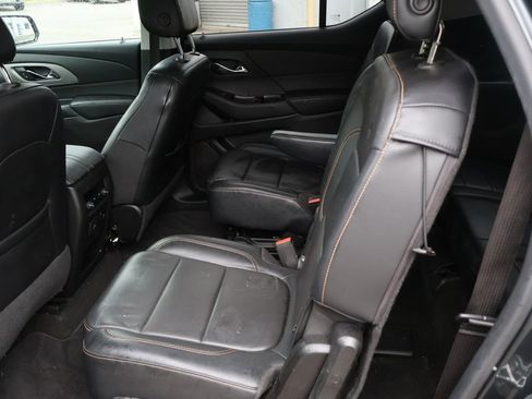 Used 2018 Chevrolet Traverse LT w/ LPO, Floor Liner Package AWD/4WD image 15