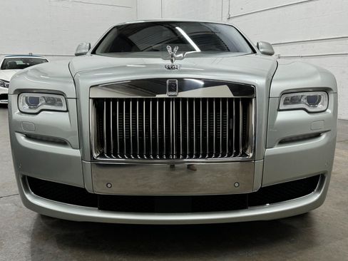 Used 2015 Rolls-Royce Ghost RWD image 23