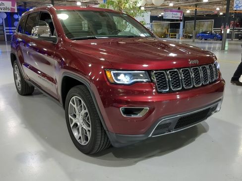 Used 2020 Jeep Grand Cherokee Limited w/ Premium Lighting Group AWD/4WD image 5