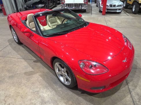 Used 2005 Chevrolet Corvette Convertible w/ Preferred Equipment Group image 14