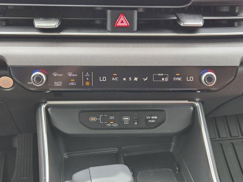 New 2026 Kia Carnival EX FWD image 17