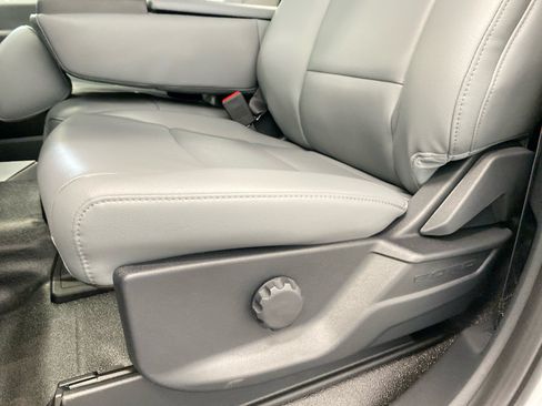 New 2026 Ford F550 4x4 Regular Cab Super Duty image 12