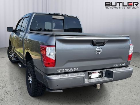 Used 2021 Nissan Titan SV w/ SV Convenience Package AWD/4WD image 8