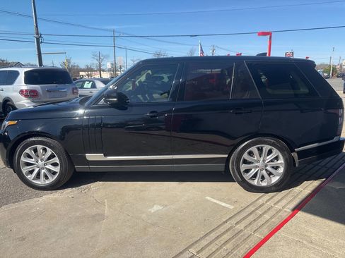 Used 2017 Land Rover Range Rover HSE image 12