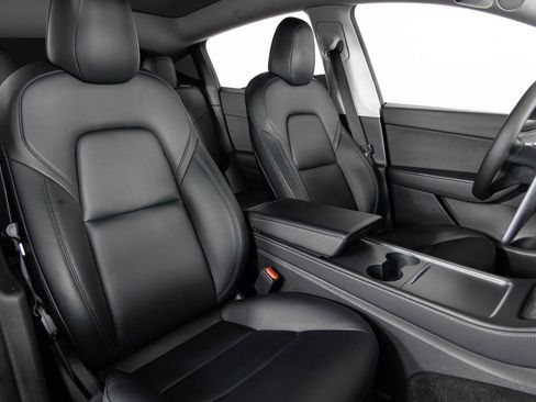 Used 2022 Tesla Model Y Performance image 28