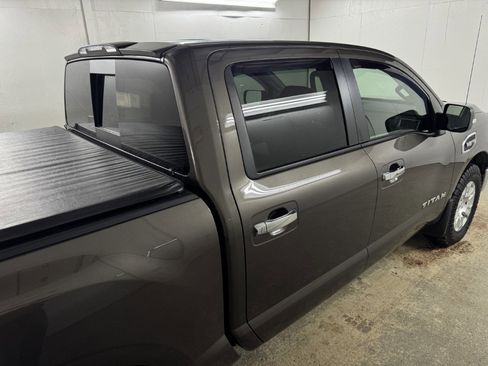 Used 2017 Nissan Titan SV image 50