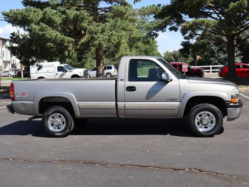 Used 1999 Chevrolet Silverado 2500 LS w/ Firm Ride Suspension Pkg AWD/4WD image 3