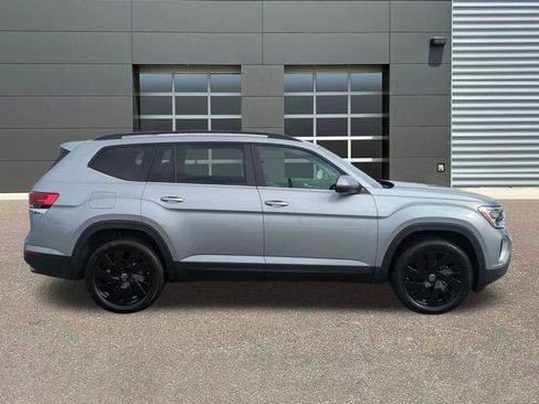 New 2026 Volkswagen Atlas SE image 8