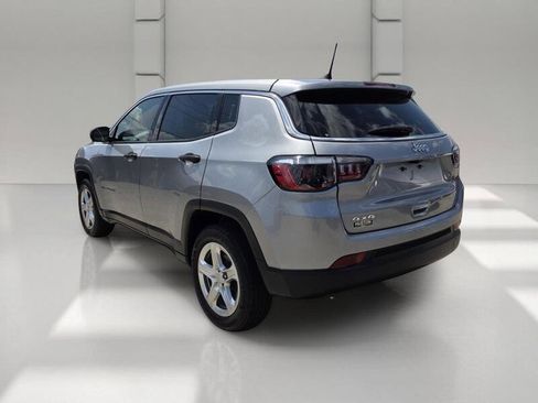 Used 2023 Jeep Compass Sport AWD/4WD image 3