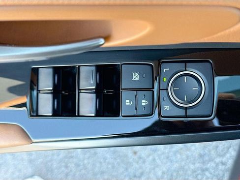 Used 2023 Lexus IS 300 w/ Comfort Package image 17