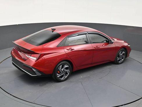 Used 2025 Hyundai Elantra Sport FWD image 16