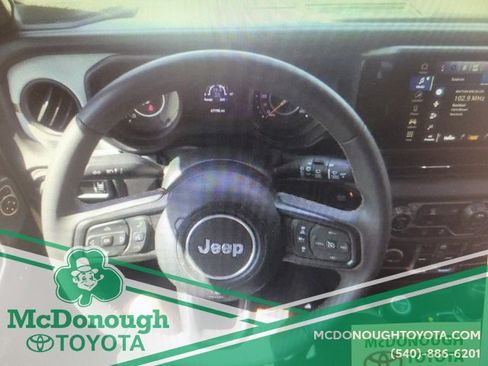 Used 2024 Jeep Wrangler Sport S image 12