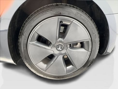 Used 2023 Tesla Model 3 Standard Range image 28
