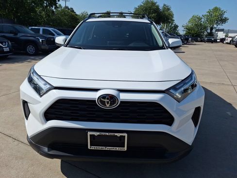 Used 2025 Toyota RAV4 XLE w/ Convenience Package FWD image 9