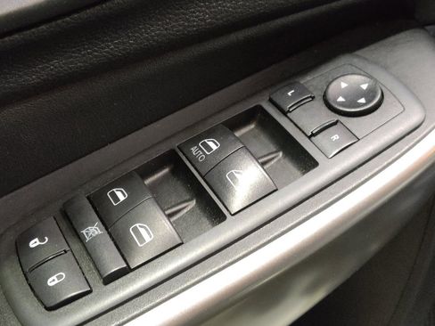 Used 2020 Jeep Cherokee Latitude AWD/4WD image 27