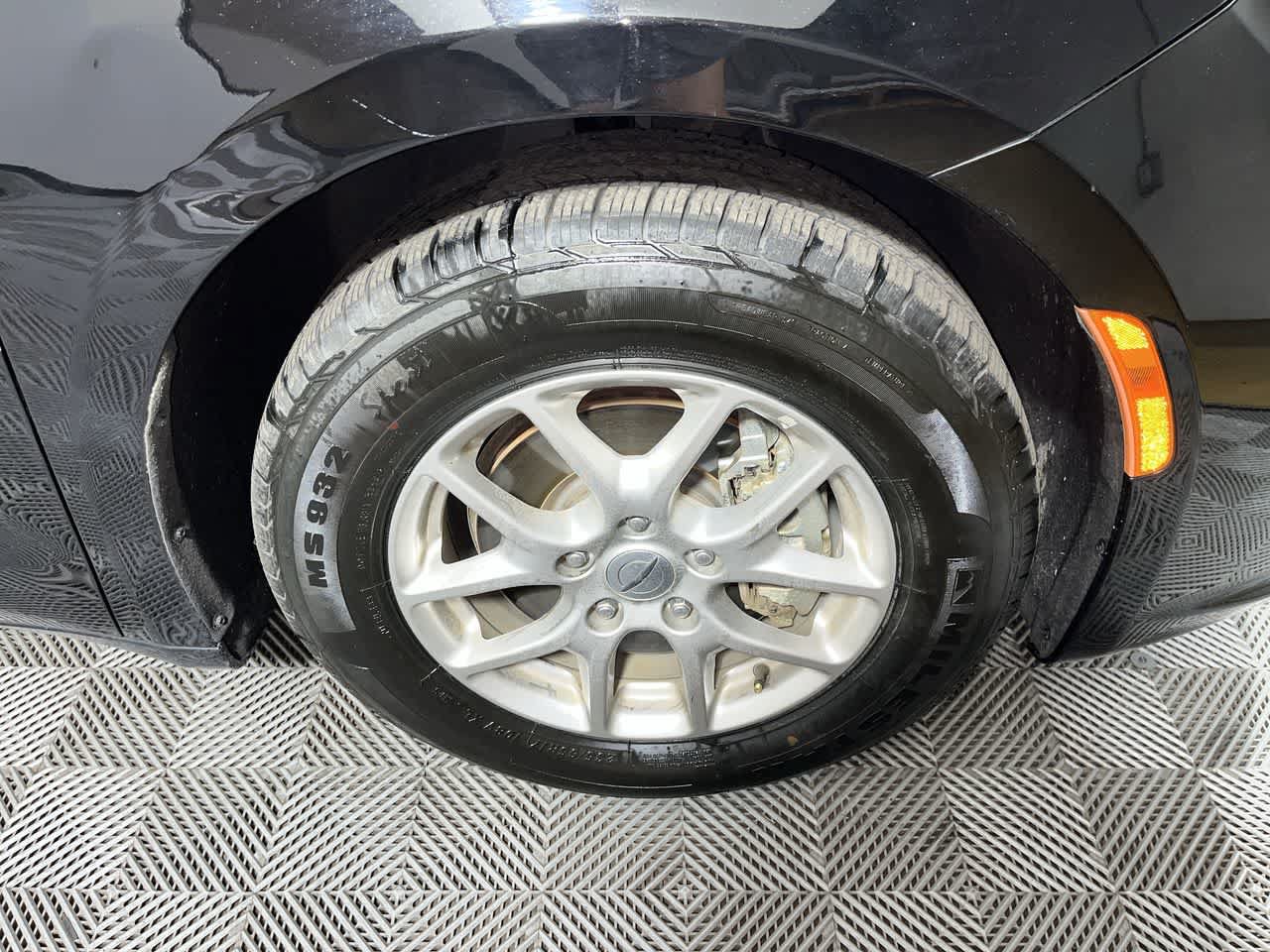 Used 2025 Chrysler Pacifica Select FWD image 10
