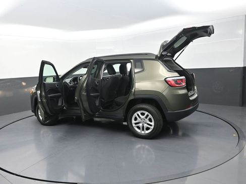 Used 2018 Jeep Compass Sport AWD/4WD image 33